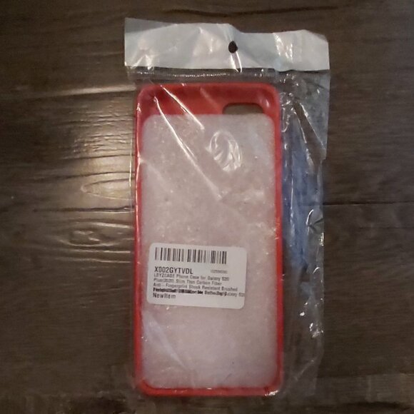 Samsung Galaxy S20 Plus Slim Carbon Fiber Anti-Fingerprint Shock Resistant Case - Picture 2 of 2